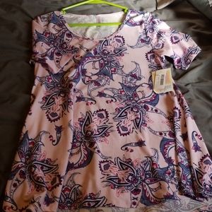 Nwt size xs perfect tee
